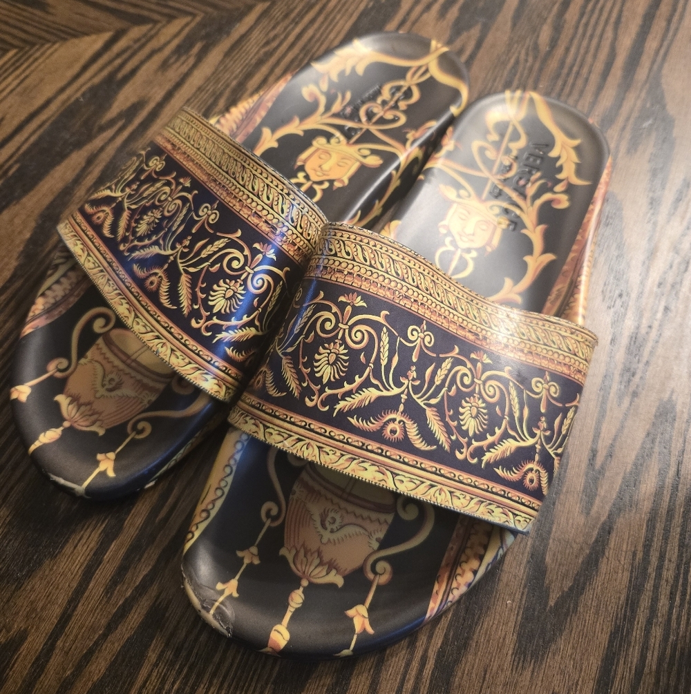 Fashion Ornate Gold and Black Slides Womens 11 Or Mens 12